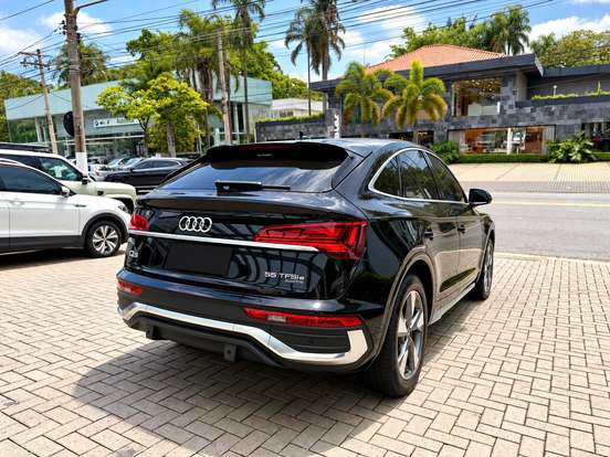 AUDI-Q5-2023