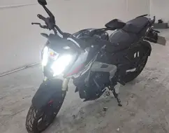 BAJAJ DOMINAR NS400Z BAJAJ DOMINAR NS400Z