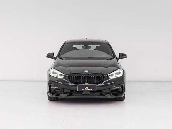 BMW-118i-2022
