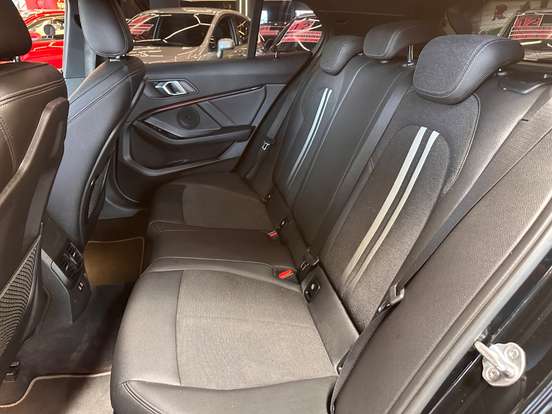 BMW-118i-2019