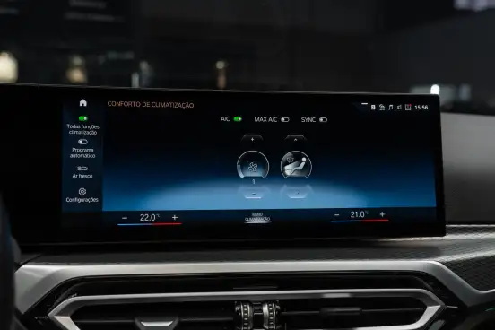 BMW-320i-2022