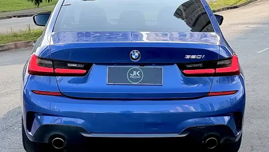 BMW-320i-2021