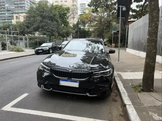 BMW-320i-2021