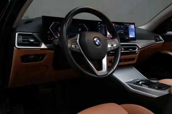 BMW-320i-2023