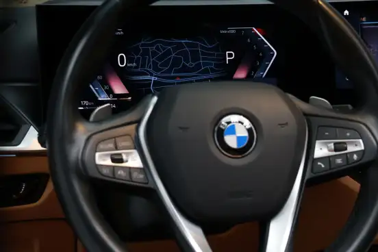 BMW-320i-2023