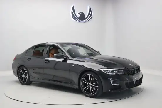 BMW-320i-2020