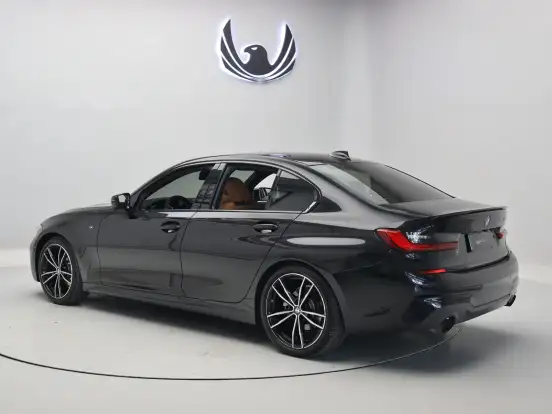 BMW-320i-2.0 16V TURBO GASOLINA M SPORT AUTOMÁTICO BMW-320i-2020