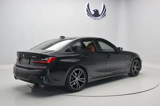 BMW-320i-2020