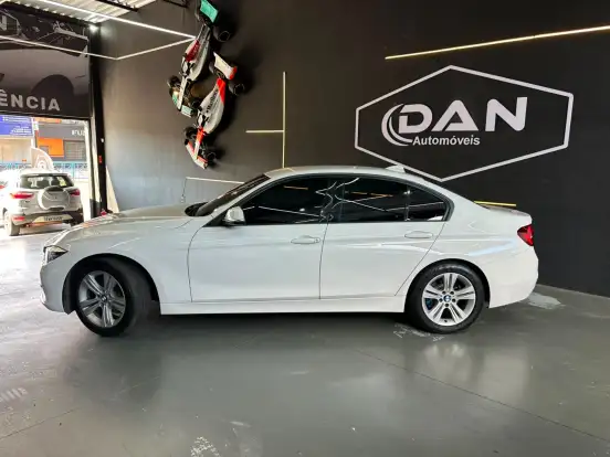 BMW-320i-2017