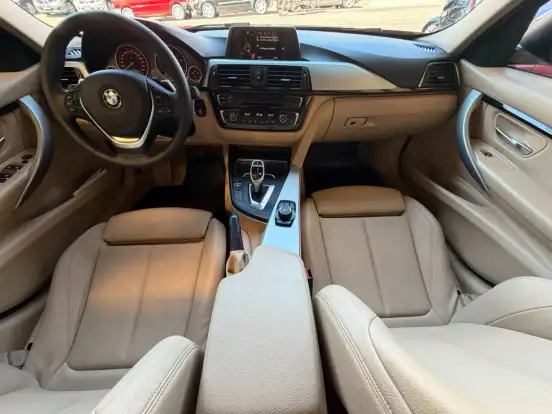 BMW-320i-2017