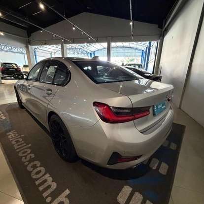 BMW-320i-2021