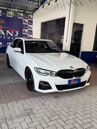 BMW-320i-2021