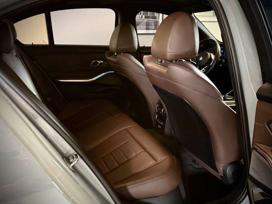 BMW-320i-2024