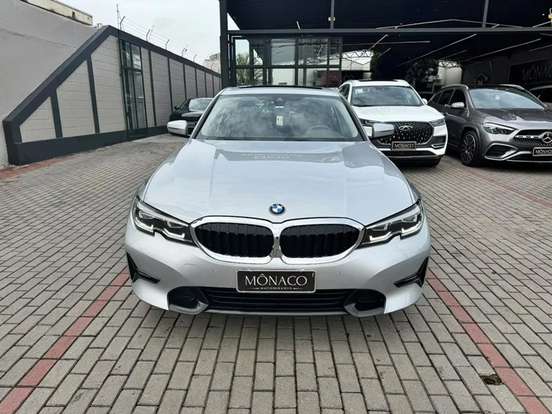 BMW-320i-2021