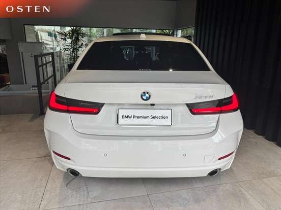 BMW-320i-2023