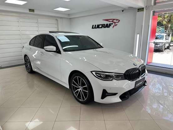 BMW-320i-2021