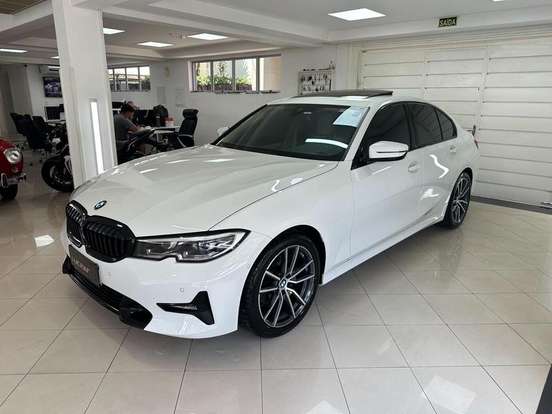 BMW-320i-2021