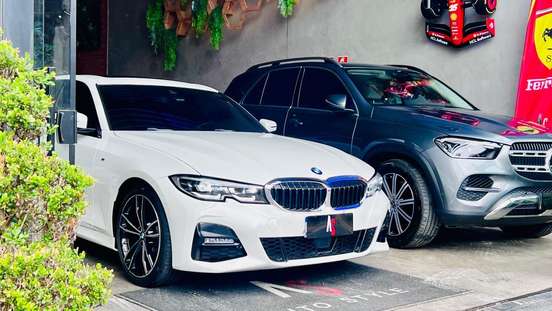 BMW-320i-2020
