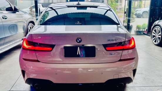 BMW-320i-2020