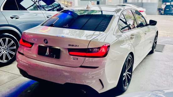 BMW-320i-2020