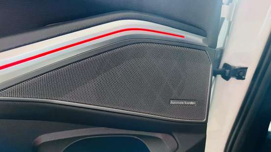 BMW-320i-2020