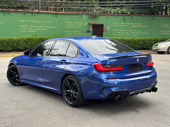 BMW-320i-2020