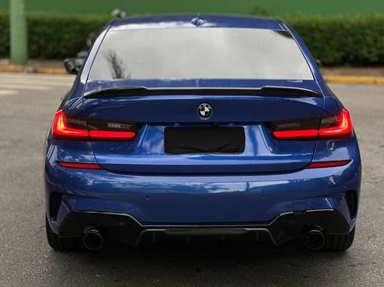 BMW-320i-2020