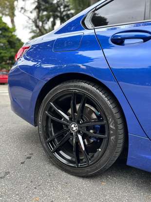 BMW-320i-2020