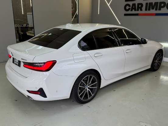 BMW-320i-2.0 16V TURBO GASOLINA SPORT AUTOMÁTICO BMW-320i-2019
