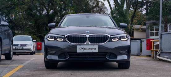 BMW-320i-2019
