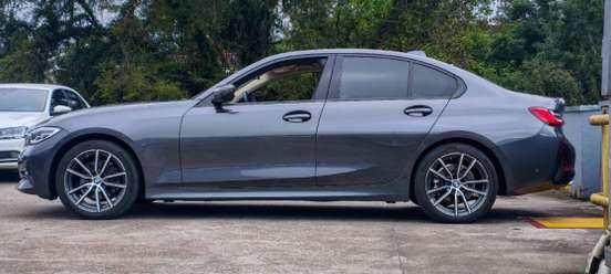 BMW-320i-2019