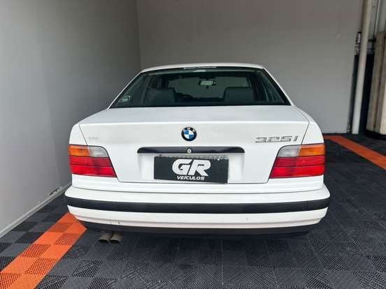 BMW-325i-2.5 SEDAN 24V GASOLINA 4P AUTOMÁTICO BMW-325i-1995