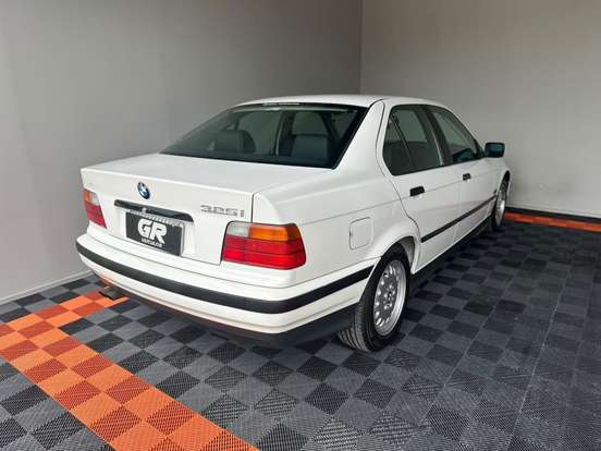 BMW-325i-2.5 SEDAN 24V GASOLINA 4P AUTOMÁTICO BMW-325i-1995