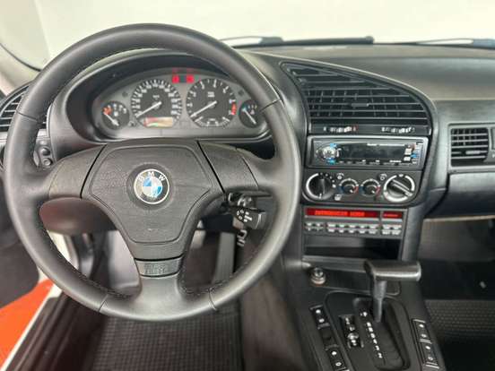 BMW-325i-2.5 SEDAN 24V GASOLINA 4P AUTOMÁTICO BMW-325i-1995