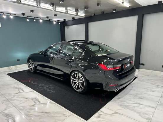 BMW-330i-2019