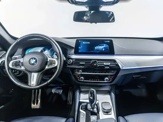 BMW-530e-2.0 16V TWINPOWER HÍBRIDO M SPORT AUTOMÁTICO BMW-530e-2019