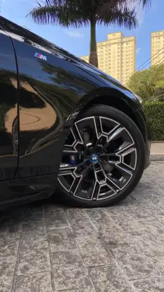 BMW-530e-2024