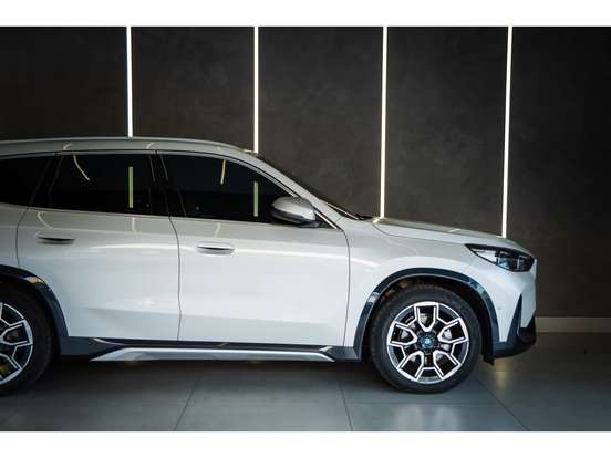 BMW-iX1-ELÉTRICO eDRIVE20 X LINE BMW-iX1-2023