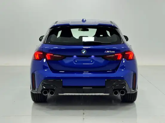 BMW-M 135i-2026