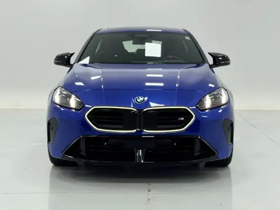 BMW-M 135i-2026