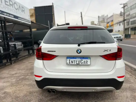 BMW-X1-2.0 16V TURBO ACTIVEFLEX SDRIVE20I 4P AUTOMÁTICO BMW-X1-2015