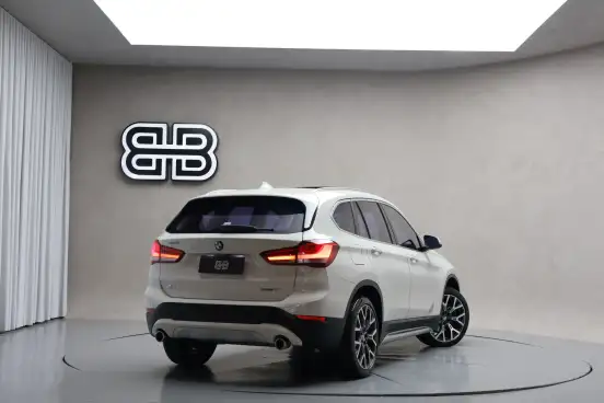 BMW-X1-2022