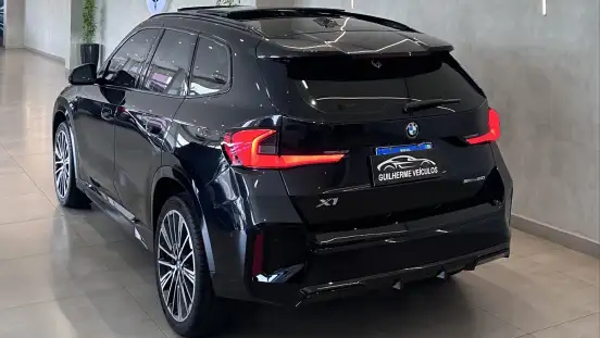 BMW-X1-2024