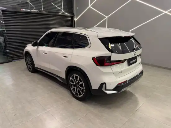 BMW-X1-2.0 16V TURBO GASOLINA SDRIVE20I X-LINE STEPTRONIC BMW-X1-2024