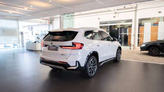 BMW-X1-2.0 16V TURBO GASOLINA SDRIVE20I X-LINE STEPTRONIC BMW-X1-2024