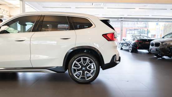 BMW-X1-2024