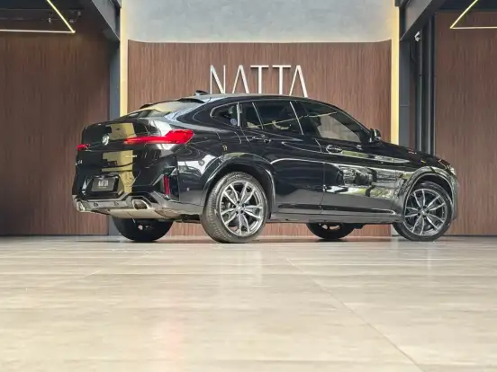 BMW-X4-2022