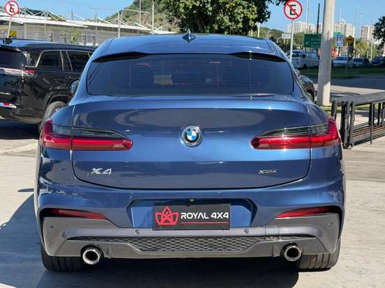 BMW-X4-2021