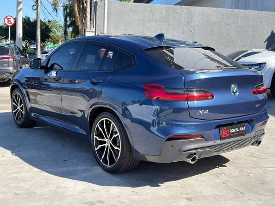 BMW-X4-2021