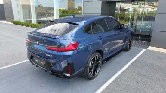 BMW-X4-2022